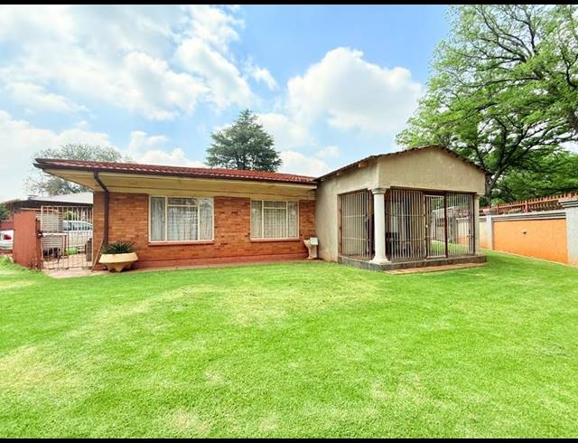 3 BEDROOM HOUSE FOR SALE IN VANDERBIJLPARK CW 1